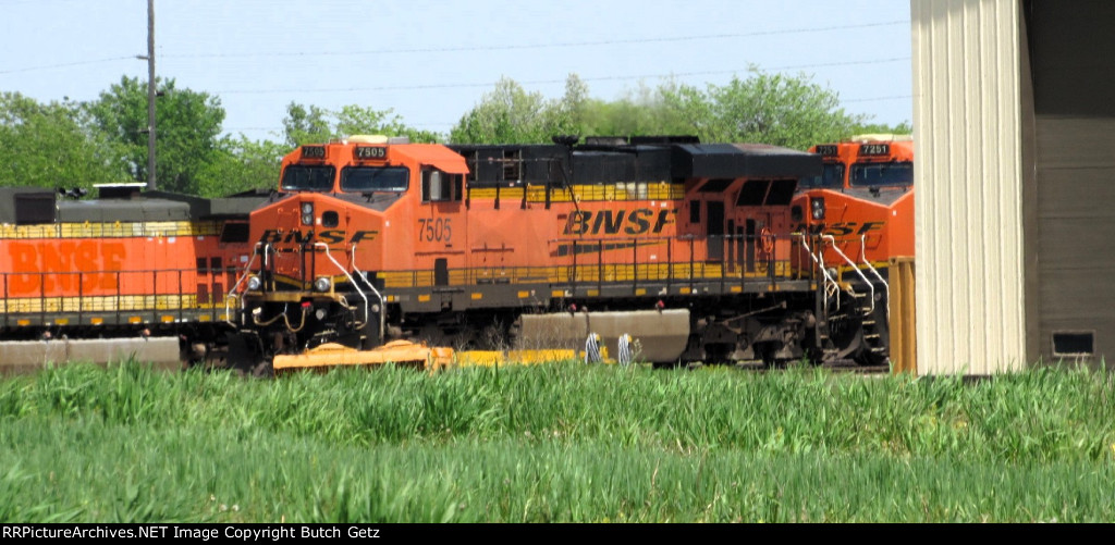 BNSF 7505 & 7251